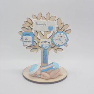 albero.nascita -  Bomboniera a forma di bebè su albero della vita