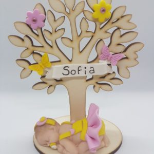 albero.bebe12 - Bomboniera a forma di bebè su albero della vita (rosa)