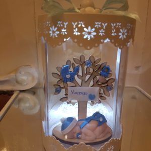 albero.bebe.led - Bomboniera a forma di bebè su albero della vita con led