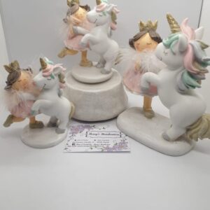 Principessa spiritosa con unicorno